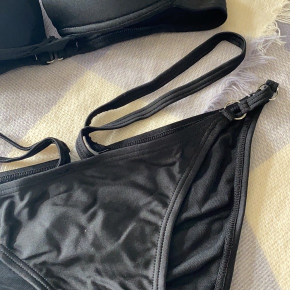 High Hip/ Push Up Black Bikini Set - Picture 2 of 5